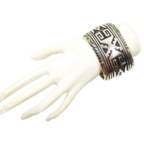 THOMAS SINGER NAVAJO Sterling Silver Rug Pattern Wide Cuff Bracelet 65gr - Picture 8 of 10